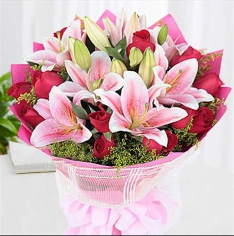 Red Roses N Lilies Flower At Rs 1599bunch Indian Rose गुलाब का फूल