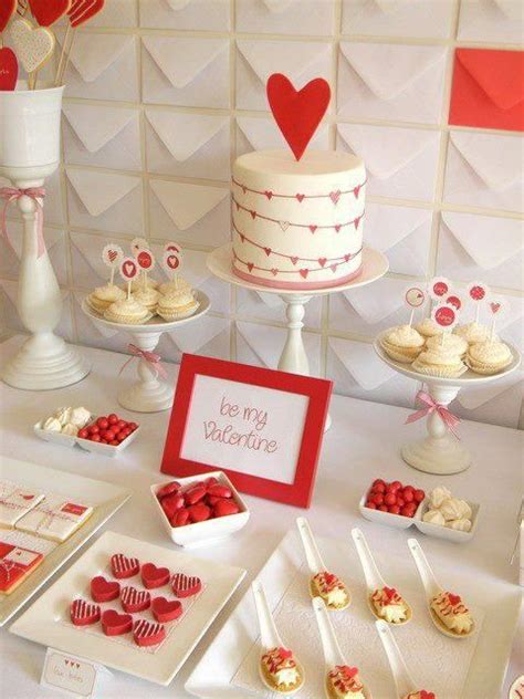 AWESOME Valentine’s dessert table! (Are those mini cheesecake bites I