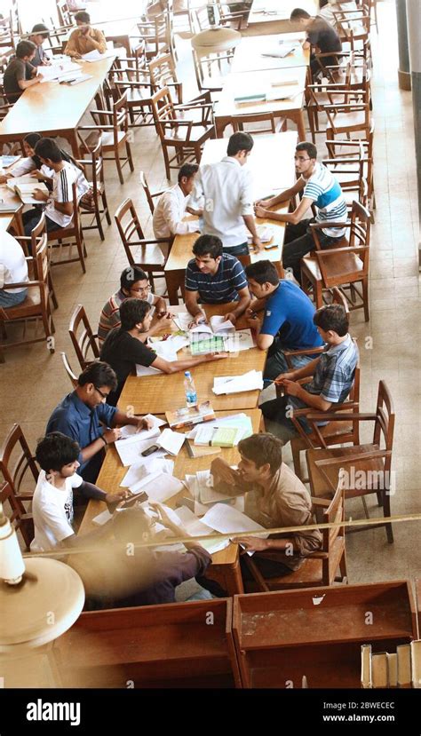 University Of Karachi Students Are Studying Inside Mehmood Hassan