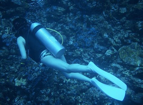 Brave Scuba Girls Undersea Pinterestchan Ph