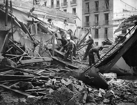 Spanish Civil War 50 Powerful Photos Of The Horrific Conflict Ibtimes Uk