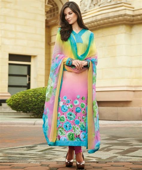 Left and right sides of a design are identical or a mirror image New Lawn Dress Designs 2017 in Pakistan