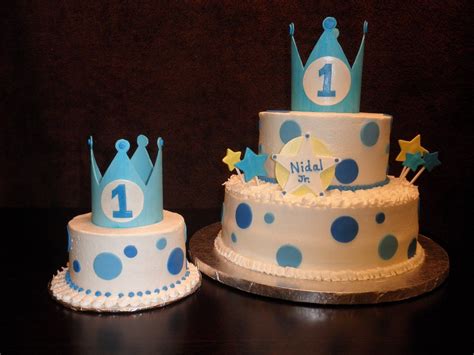 1st birthday cake, baby shower cake for girls tutorial+recipe by cake advisor. Storm Soccer Cake | Boys first birthday cake, Boys 1st ...