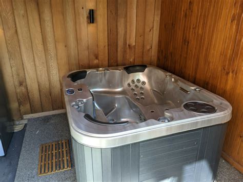 3 Seater Sapphire Branded Hydro Therapy Spa For Sale From Australia