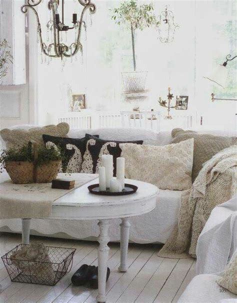 Pin By Chloe On All White Shabby Chic Interior Shabby Chic Room