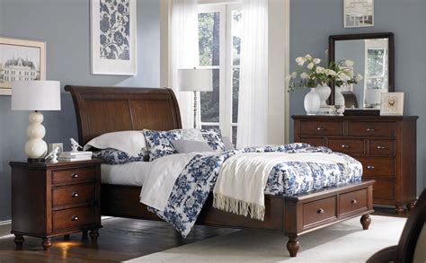 Cherry Traditional Bedroom Furniture