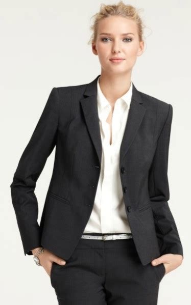 Tips In Choosing The Best Business Suits For Women Dressity