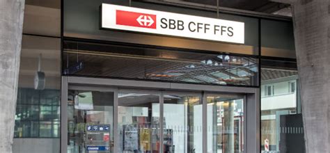 Spätestens bei reisen ins ausland sind kreditkarten sehr sinnvolle ergänzungen zur girocard und dem bargeld. Prepaid-Kreditkarte vom SBB-Billett-Automaten - moneyland.ch