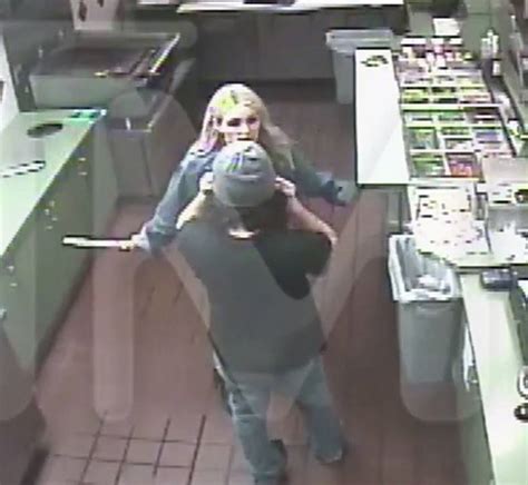 Video Surfaces Of Jamie Lynn Spears Grabbing Knife In The Middle Of Restaurant Brawl The