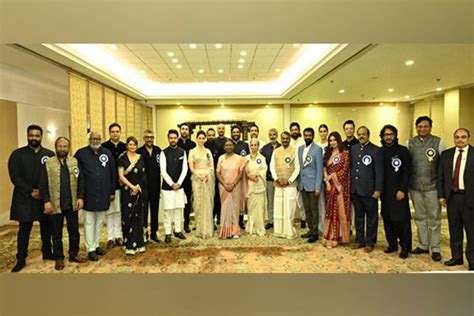 National Film Awards Winners Alia Kriti Allu Arjun Pose With President Droupadi Murmu