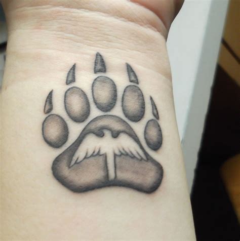 24 Awesome Simple Bear Paw Tattoo Ideas