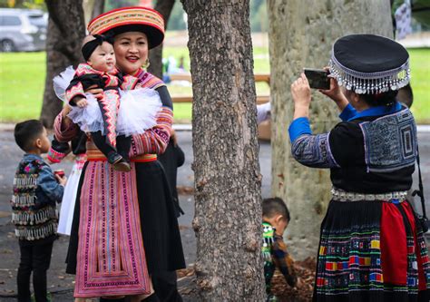 IN PICTURES: It's New Year's, Hmong-style at El Dorado Park • Long ...