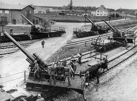 Railroad 150mm And 170mm Artillery Guns During The Invasion Of Poland
