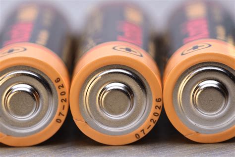 scientists  graphite electrodes  advance rechargeable aluminium batteries