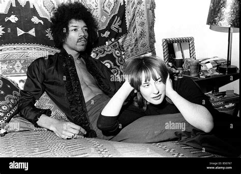 Sänger Jimi Hendrix In London Mit Kathy Etchingham 1969 Auf Seinem