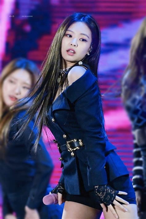 Blackpink jennie outfits are the most expensive clothes any idol has worn on set ever, and now lisa immediately breaks her. K-poppin' Pix