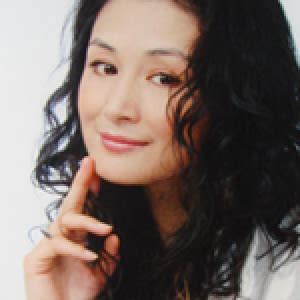 Apr 24, 2020 · 于月仙曾说，她在这部戏上的成功，跟两个人的功劳是分不开的，一个是姐夫赵本山的指点，另一个就是她丈夫和她的相互切磋。 丈夫张学松是她在中戏的同班同学，一个男班长，一个女班长，他们一同度过吃半月馒头咸菜的苦日子，也一起分享拍广告演戏赚到. 于月仙图片大全_照片写真_九酷音乐