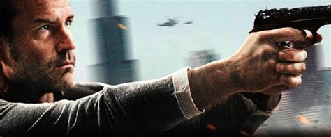 Джона фу в роли цзин пханга. The Outsider Movie Review & Film Summary (2013) | Roger Ebert