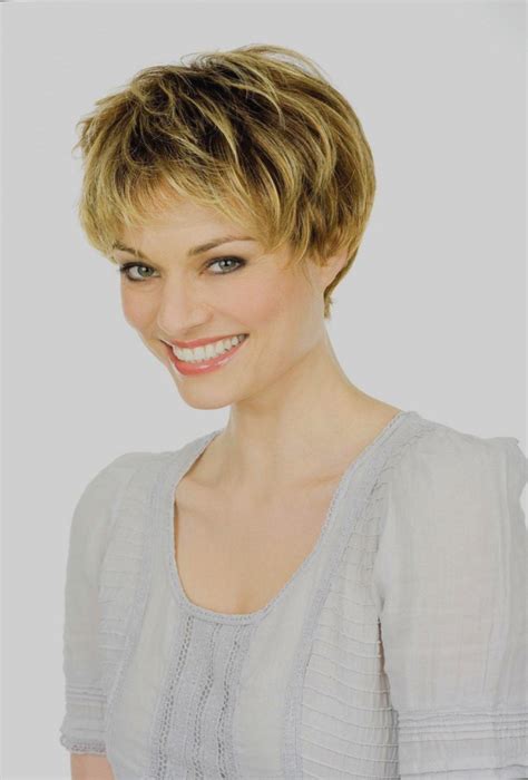 Coupe De Cheveux Pour Femme De 65 Ans Et Plus | Coiffures ...