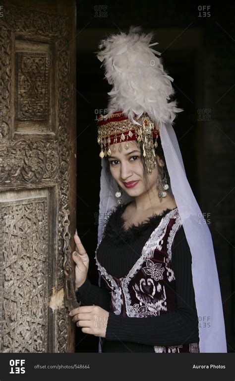Khiva Khiva Uzbekistan April 3 2010 Traditionally Dressed Uzbek