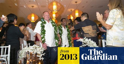 Gay Couples Tie The Knot In Hawaii As Same Sex Marriage Law Kicks In