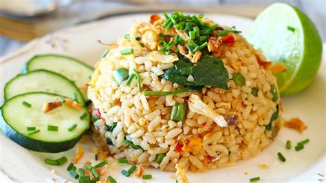 Penampilan boleh sederhana, tetapi resep nasi goreng kampung yang satu ini harus anda coba. Cara Memasak Nasi Goreng Kampung (Versi Melayu!) | Azhan.co