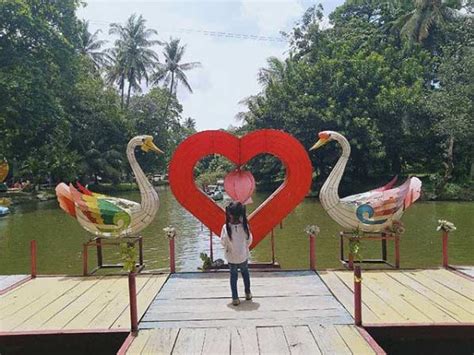 Banyaknya tempat wisata di daerah kediri jawa timur, membuat para wisatawan bingung untuk menentukan tempat wisata yang di kunjungi, namun tak perlu kawatir. Tiket Masuk Kolam Renang Istana Pasir Cilegon / 23 Tempat ...