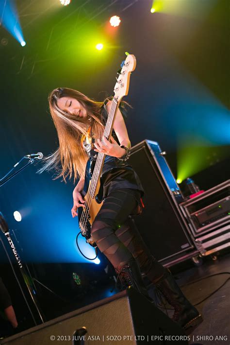 Tomomi Ogawa Of Scandal Scandal Japanese Band Scandal Bass Guitarist