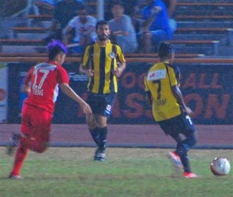 Tanjong pagar (8.) sengkang marine (9.) Asian Football Pictures: Balesteir Khalsa v Tanjong Pagar 1-0