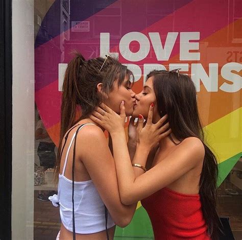 Nothingmatters Lesbian Love Cute Lesbian Couples Cute Couples Goals Lesbians Kissing