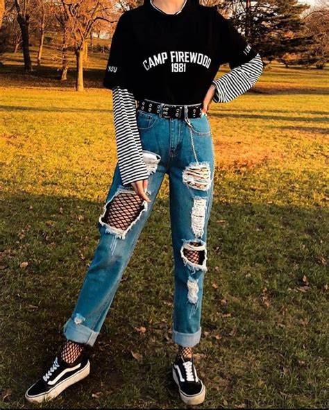 Baddie Grunge Outfits For Girls Retro Outfits Aesthetic