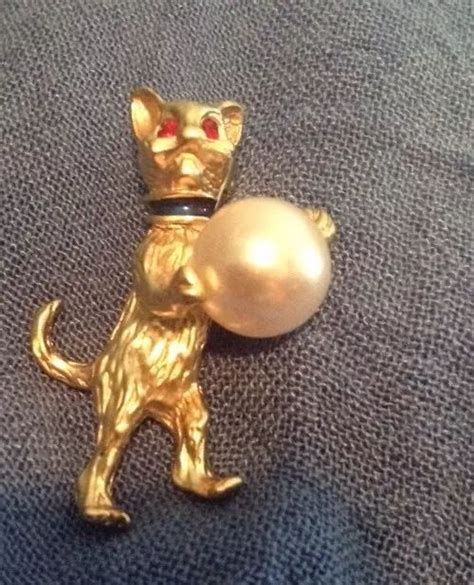 Vintage Gold Toned Kitty Cat Pin Brooch Cat Pin Vintage Gold Brooch
