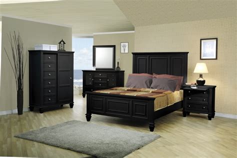 Alternating black and white walls or furniture pieces makes for a fresh monochrome aesthetic, which looks great warmed through. Sandy Beach Black Bedroom Furniture Set Coaster|Free ...