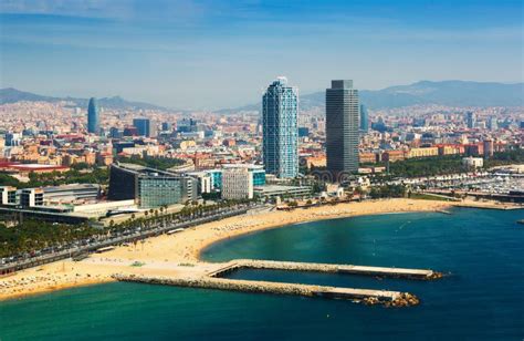 Vista Aérea De Barcelona Del Mar Mediterráneo Foto De Archivo Imagen
