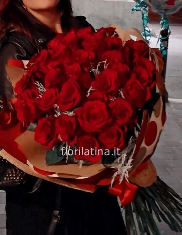 Passionflor vi offre un bellissimo mazzo 18 splendide rose rosse. Rose Rosse da comporre in mazzo per numero di steli. » Acquista e invia online fiori e piante ...