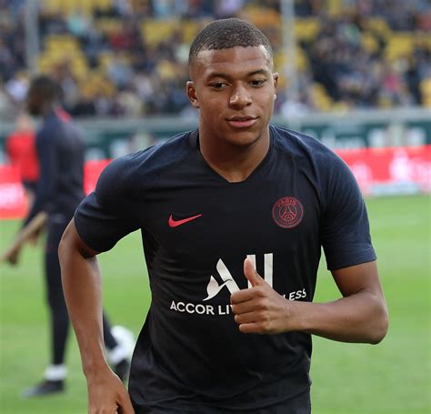 Мбаппе килиан (mbappé kylian) футбол нападающий франция 20.12.1998. Kylian Mbappé — Wikipédia