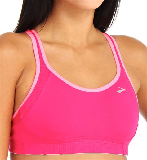The straps are adjustable, which is handy and the classic bra fastening makes it easy to remove the bra, even when best for: Brooks Infiniti Sports Bra 220446 - Brooks Bras