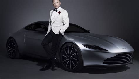 1336x768 Daniel Craig 007 James Bond Aston Martin Car