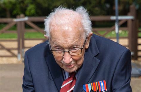 War veteran, 100 yrs old, guinness world record breaking fundraiser (all tweets written on behalf of captain tom) enquiries: Petition goes viral for Captain Tom Moore to be knighted ...