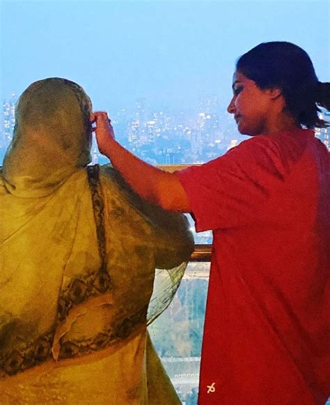 Hina Khan Shares Moments With Mom Post Father’s Death And Pens Emotional Note See Photos