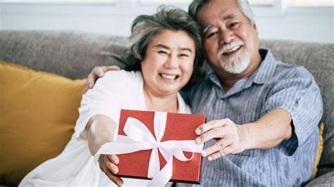 Best christmas gifts for elderly parents. Heartwarming Christmas Gift Ideas For Elderly Parents