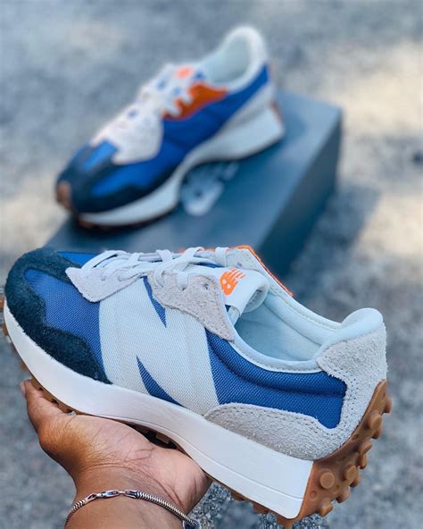 New balance has unveiled the classic 327 silhouette in three new colorways. Que vaut la New Balance 327 WS327COC Blue Grey White