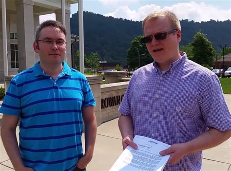 Kentucky Official Filmed Refusing Marriage Licence To Gay Couple Despite Supreme Court Ruling