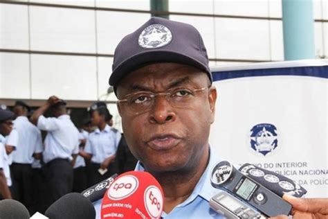 Comandante Da Polícia Admite “burlas Falsificações E Extorsões” De
