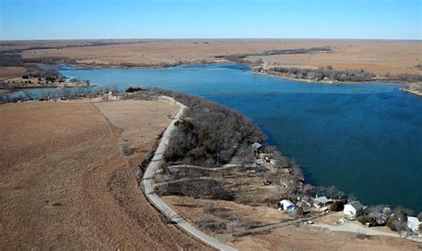 From rustic accommodations to cabins boasting all the comforts of home. Lake Kahola, Kansas
