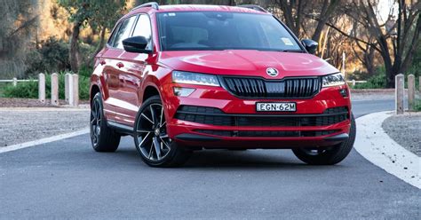 The karoq is, in essence, skoda's answer to the nissan qashqai, peugeot 3008, seat ateca and vw tiguan.on the outside, it looks every inch the modern skoda, but under its skin it shares an awful. 2020 Skoda Karoq 140TSI Sportline review | CarExpert