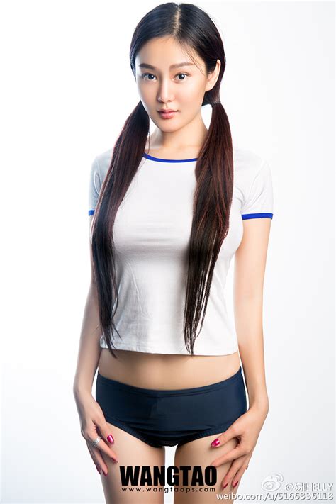 38 ảnh + 1 cover dung lượng: Chinese Big Boobs Yiyang 易阳Elly Sexy Sport Student