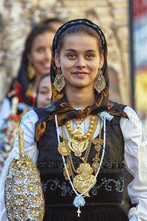 Minhos Maiden Portuguese Clothing Costumes Around The World