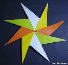 Folded with 8 rectangular sheets of paper, without glue. Lika Hanyuu －折り紙－XD: Origami Modular Estrela - Mandala 8 Pontas