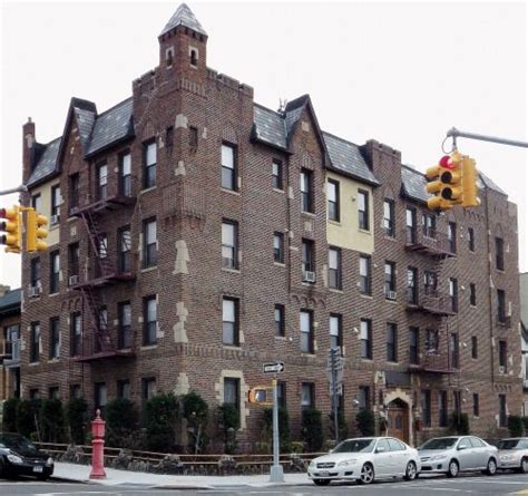 An Apartment House In Bay Ridge Brooklyn Brooklyn Street View Views